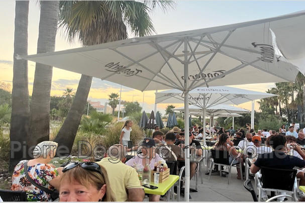 Fonds de commerce - Magasins - 220 m²