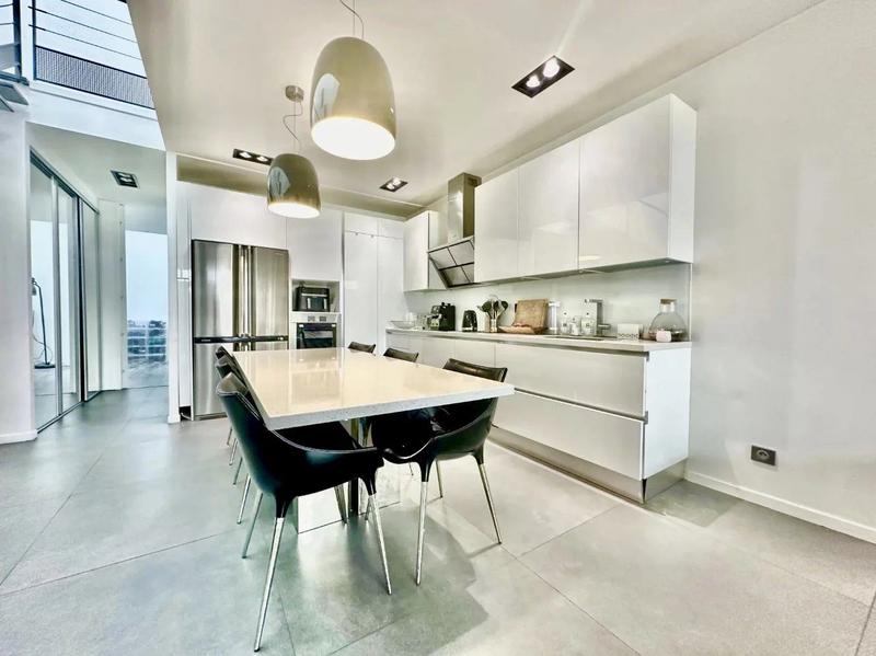 Appartement - 122 m² - 4 pièces