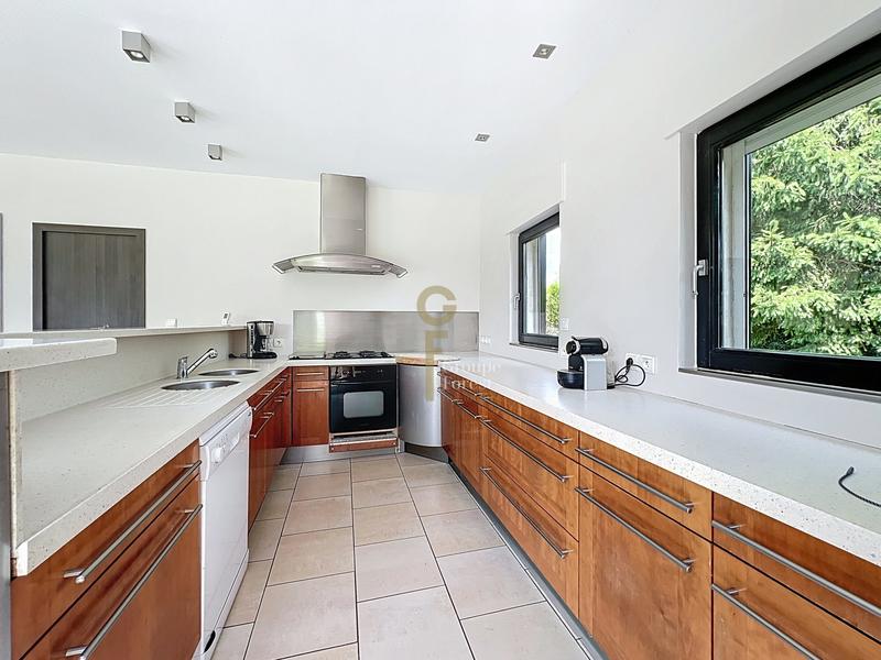 Maison - 231 m² - 6 pièces