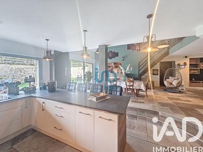 Maison - 243 m² - 7 pièces