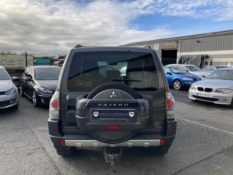 Mitsubishi Pajero 30th Anniversary 3.2 Di 200 Ch - Short Wagon Bva 1ere Main