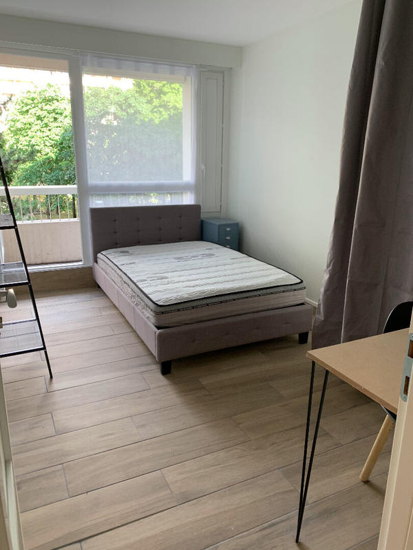 Chambre - 111 m² - 7 pièces