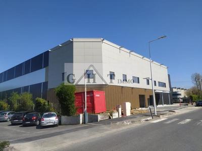 Entrepôt - 3 428 m²