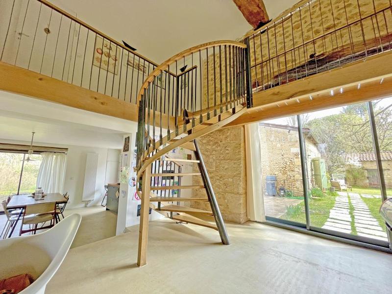 Maison en pierre - 228 m² - 8 pièces