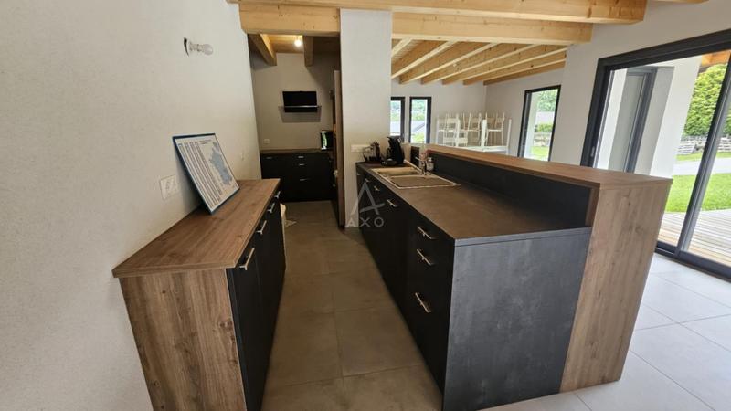 Maison - 99 m² - 2 pièces