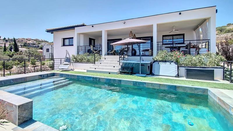 Maison - 150 m² - 5 pièces