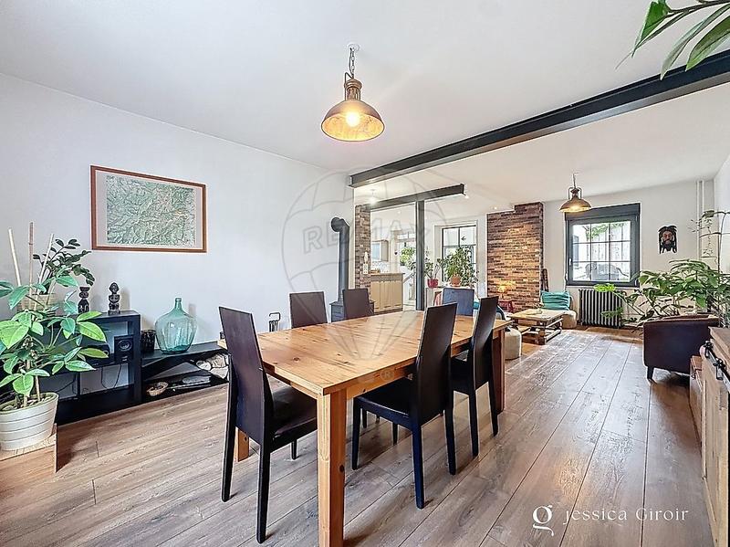 Maison - 152 m² - 6 pièces