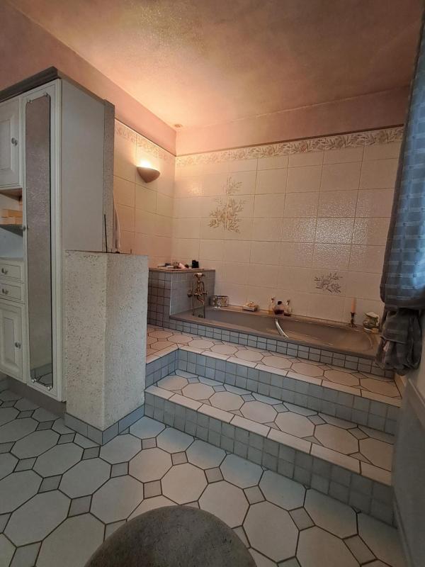 Maison traditionnelle - 187 m² - 5 pièces