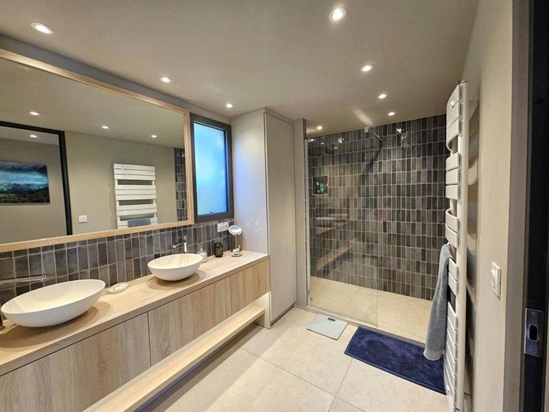 Maison - 194 m² - 9 pièces