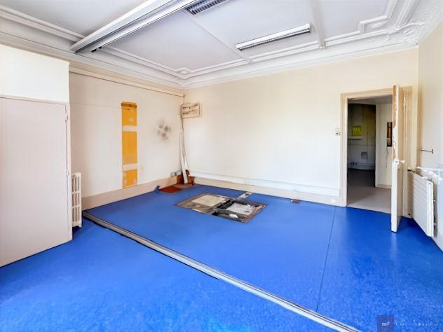 Bureau - 177 m² - 9 pièces