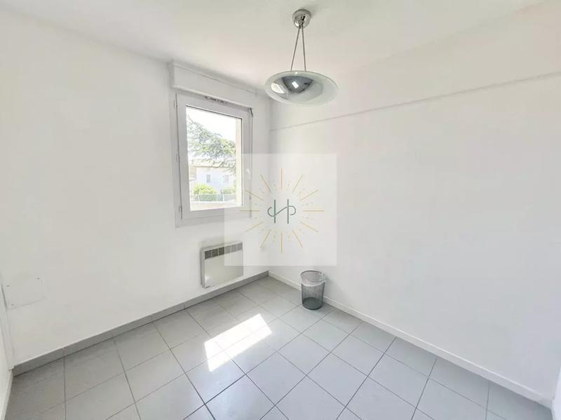 Appartement - 79 m² - 5 pièces