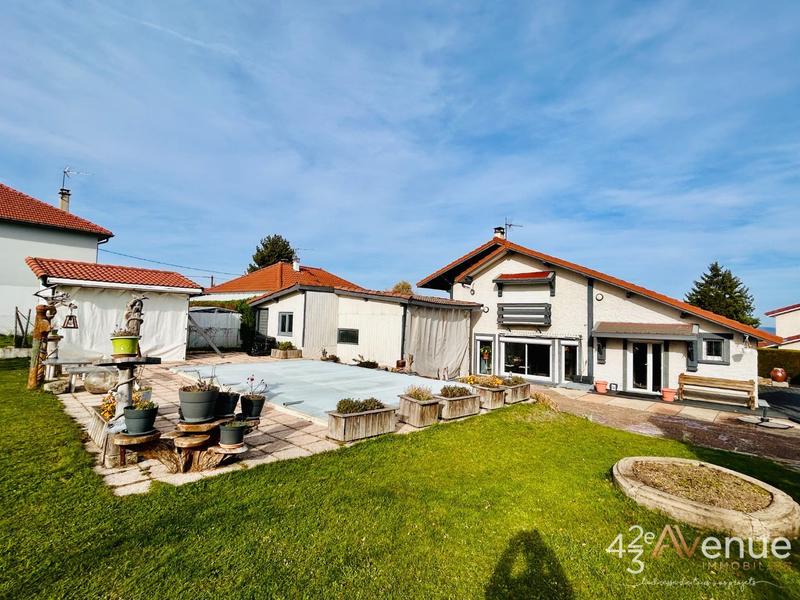 Maison - 201 m² - 5 pièces