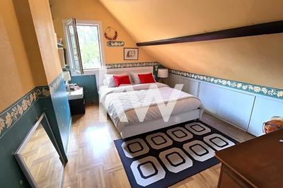 Maison contemporaine - 268 m² - 7 pièces