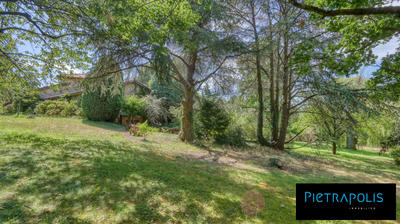 Maison - 201 m² - 6 pièces