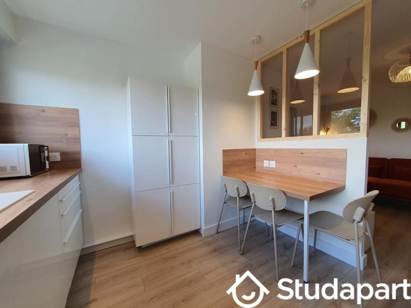 Chambre - 11 m² - 1 pièce