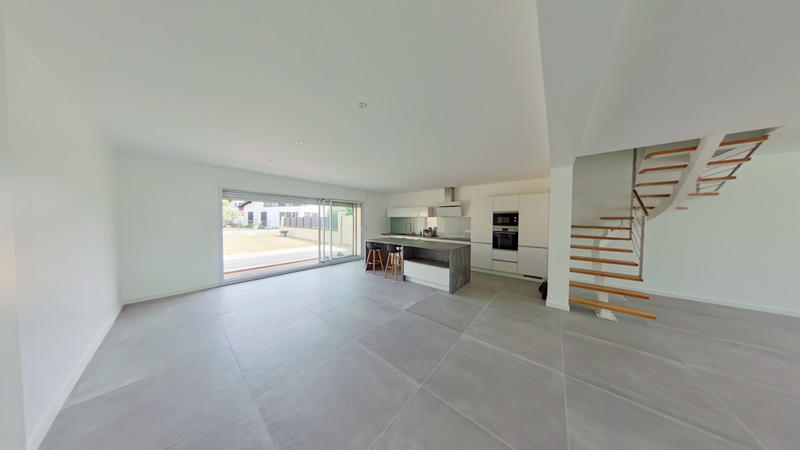 Maison - 166 m² - 5 pièces