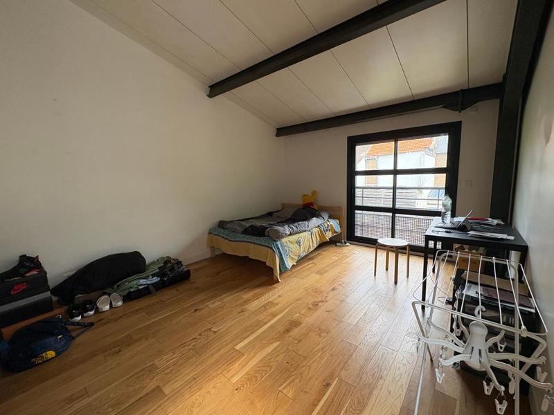 Maison - 256 m² - 7 pièces