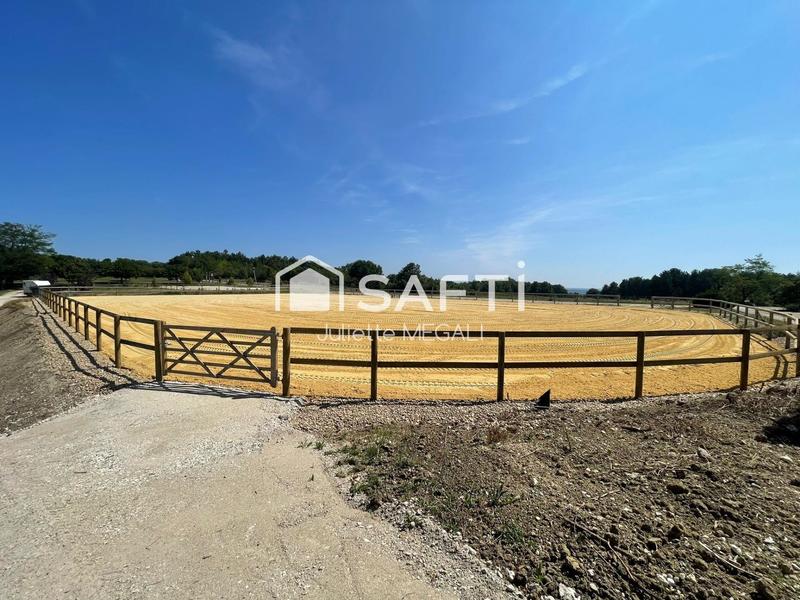 Maison - 296 m² - 11 pièces