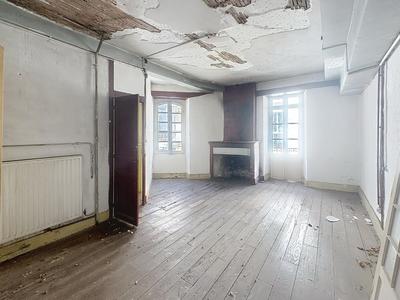 Maison - 155 m² - 11 pièces