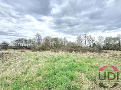 Terrain constructible - 6 213 m²