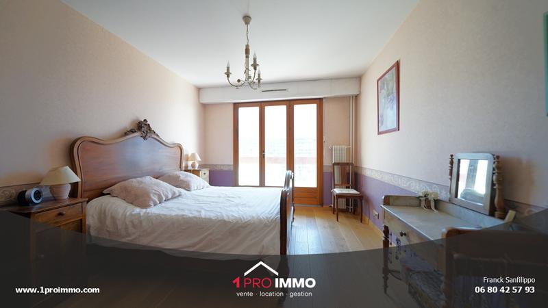 Appartement - 141 m² - 6 pièces