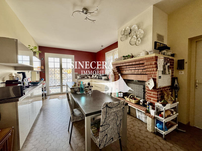 Maison - 180 m² - 7 pièces