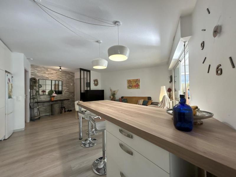 Appartement - 100 m² - 3 pièces