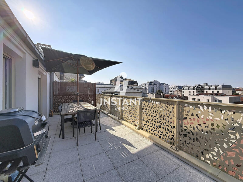 Appartement - 80 m² - 5 pièces