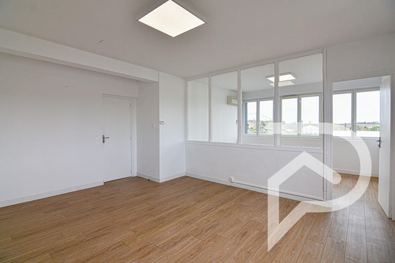 Bureau - 28 m² - 1 pièce