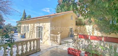 Maison traditionnelle - 180 m² - 5 pièces