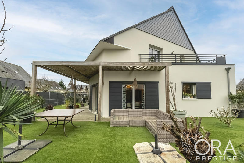 Maison contemporaine - 162 m² - 7 pièces