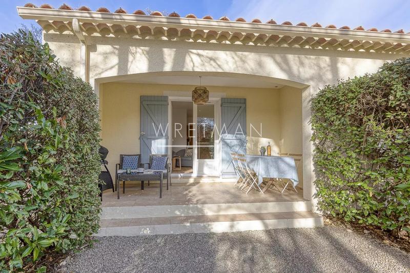 Villa - 253 m² - 12 pièces