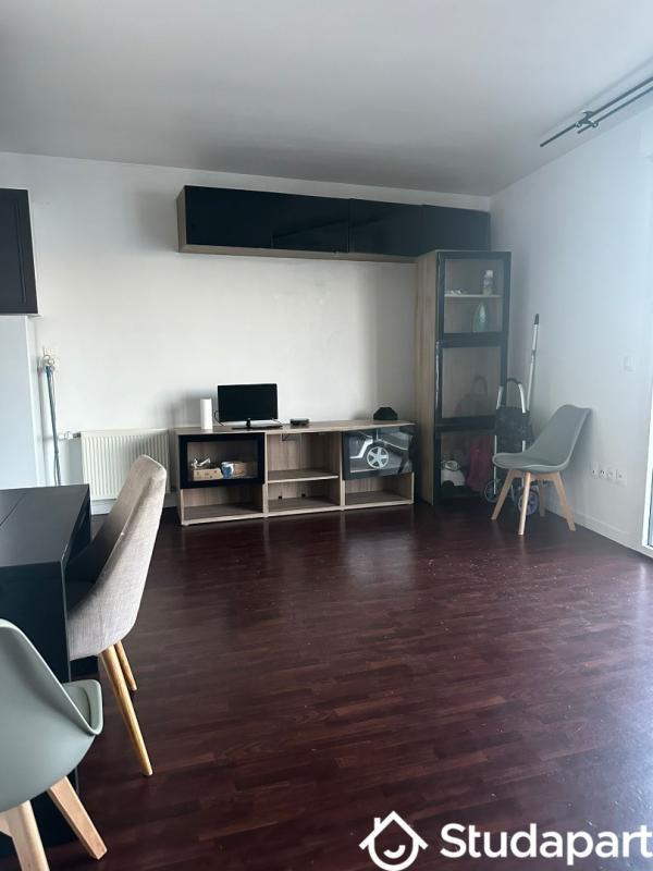 Chambre - 9 m² - 1 pièce