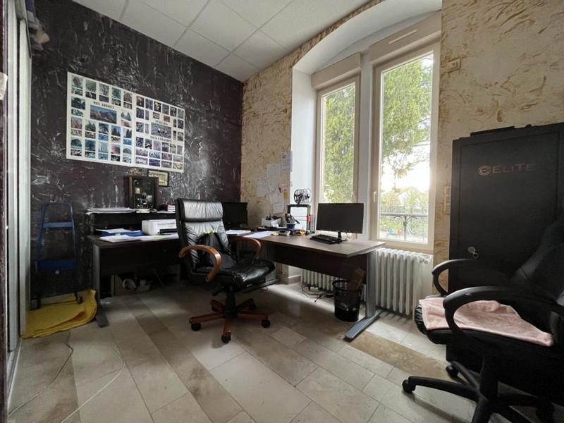 Maison de maîtres - 300 m² - 9 pièces