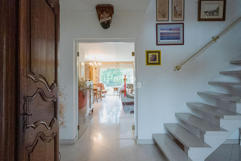 Maison d'architecte - 205 m² - 8 pièces