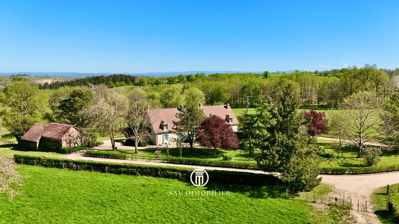 Propriété - 239 m² - 7 pièces