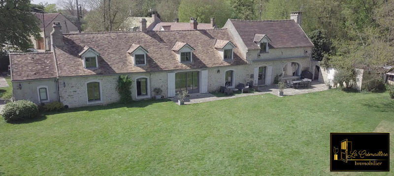 Maison ancienne - 268 m² - 11 pièces