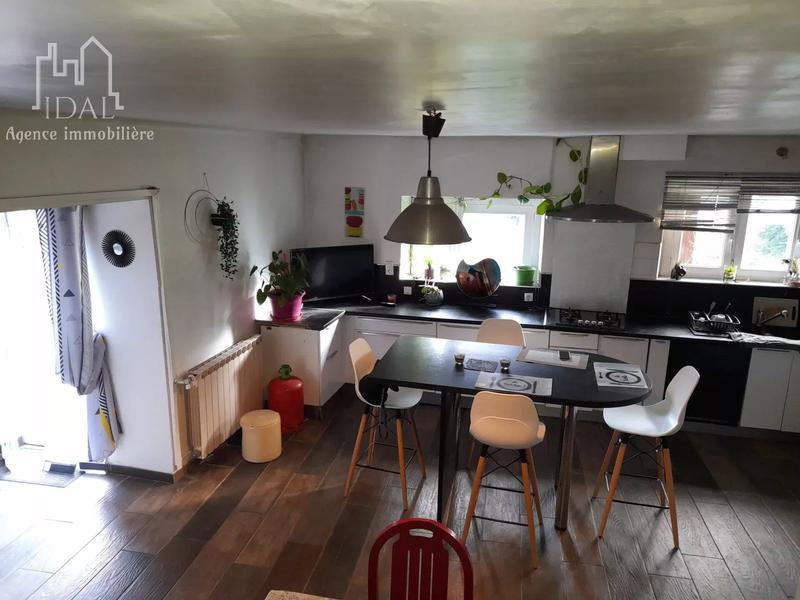 Maison - 223 m² - 10 pièces