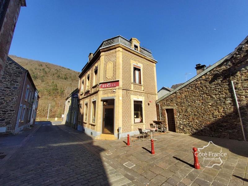 Immeuble - 90 m² - 5 pièces