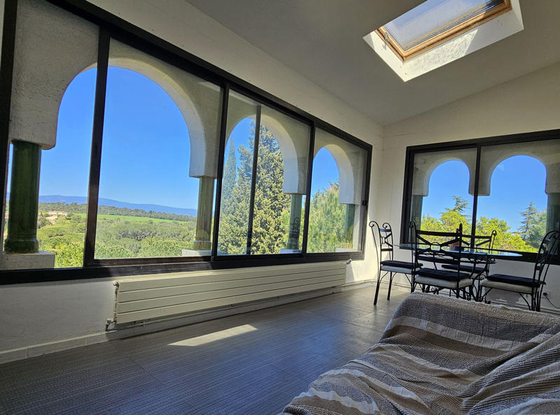 Villa - 270 m² - 8 pièces