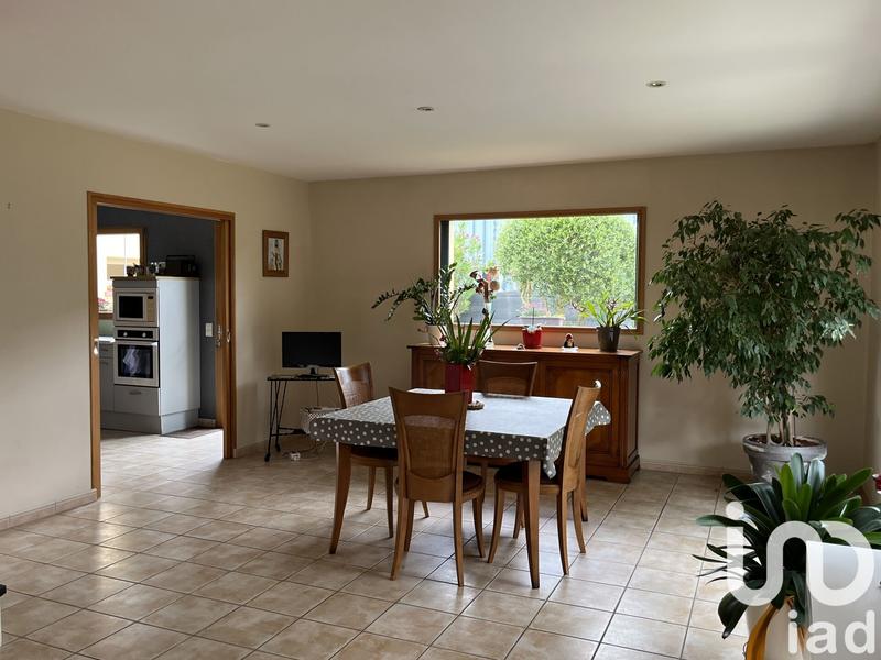 Maison - 237 m² - 8 pièces