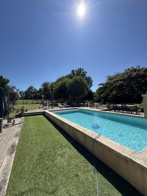 Maison - 250 m² - 6 pièces