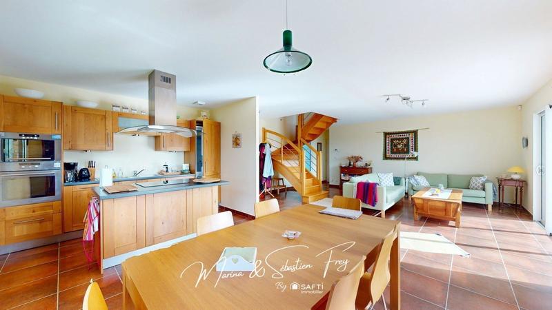 Maison - 110 m² - 5 pièces