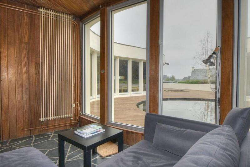 Maison - 260 m² - 8 pièces