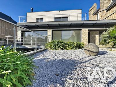 Maison de ville - 166 m² - 9 pièces