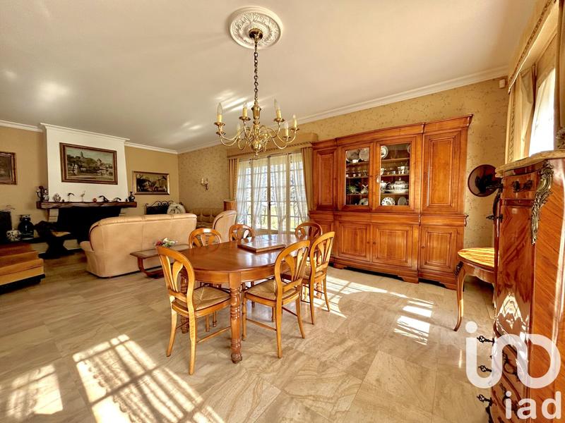 Maison - 202 m² - 8 pièces