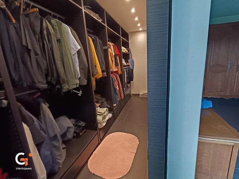 Maison - 190 m² - 9 pièces