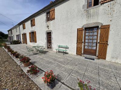 Maison ancienne - 337 m² - 4 pièces