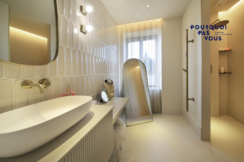 Maison - 360 m² - 6 pièces