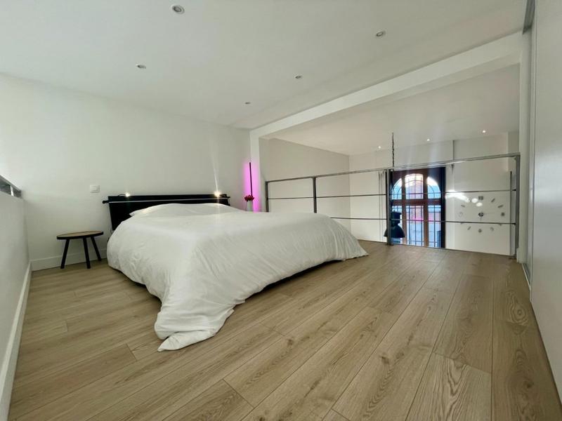 Loft - 156 m² - 4 pièces